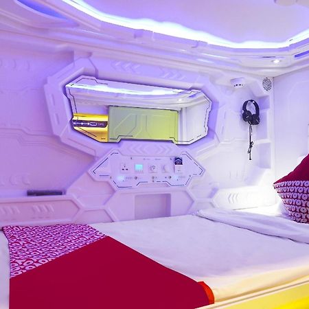 Super Oyo 91328 Fiducia Capsule Hotel Jakarta Eksteriør bilde