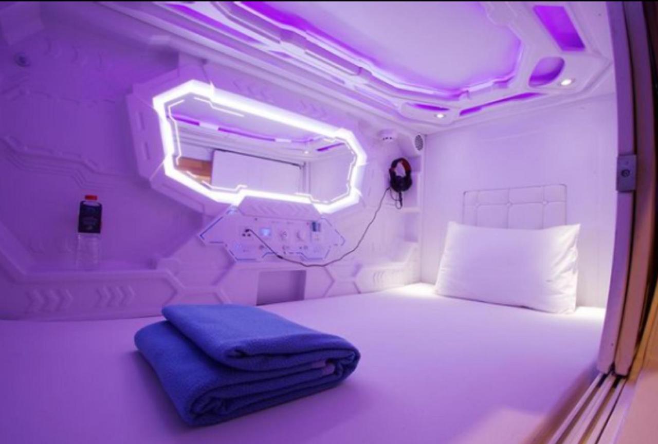 Super Oyo 91328 Fiducia Capsule Hotel Jakarta Eksteriør bilde