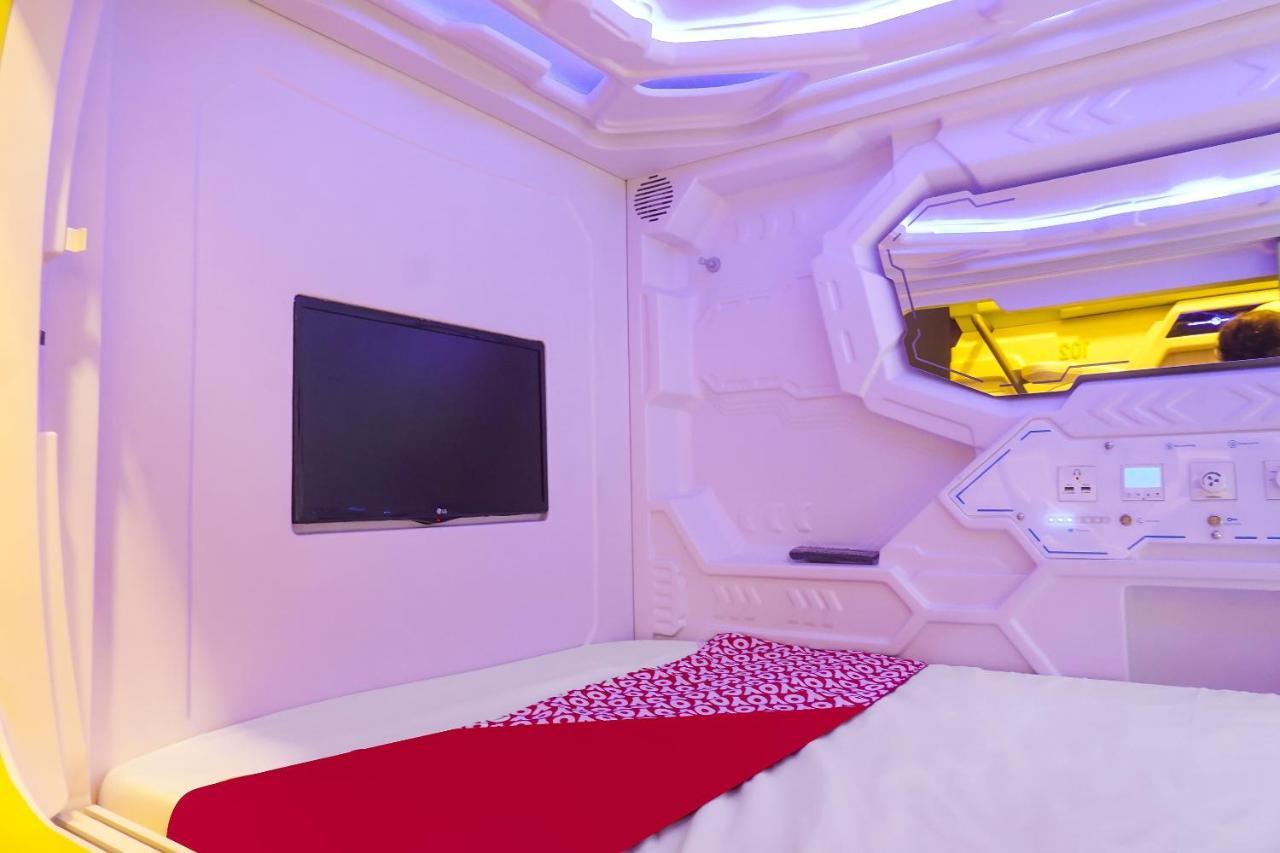 Super Oyo 91328 Fiducia Capsule Hotel Jakarta Eksteriør bilde