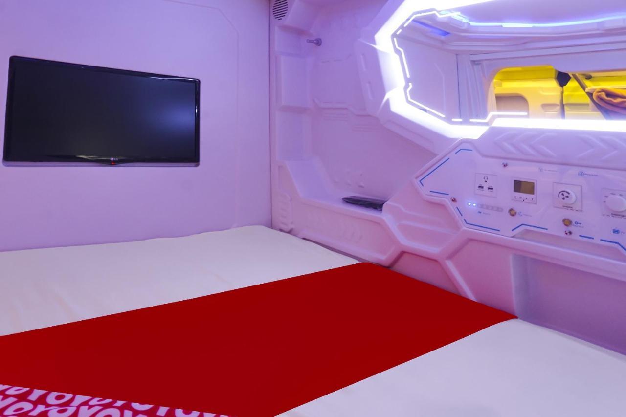 Super Oyo 91328 Fiducia Capsule Hotel Jakarta Eksteriør bilde