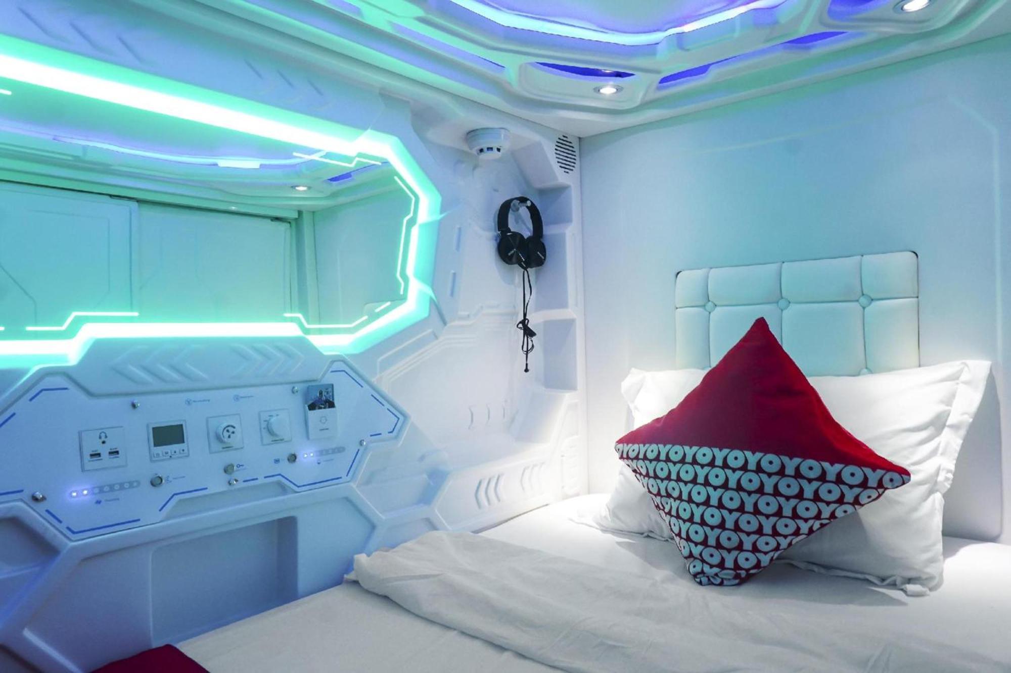 Super Oyo 91328 Fiducia Capsule Hotel Jakarta Eksteriør bilde