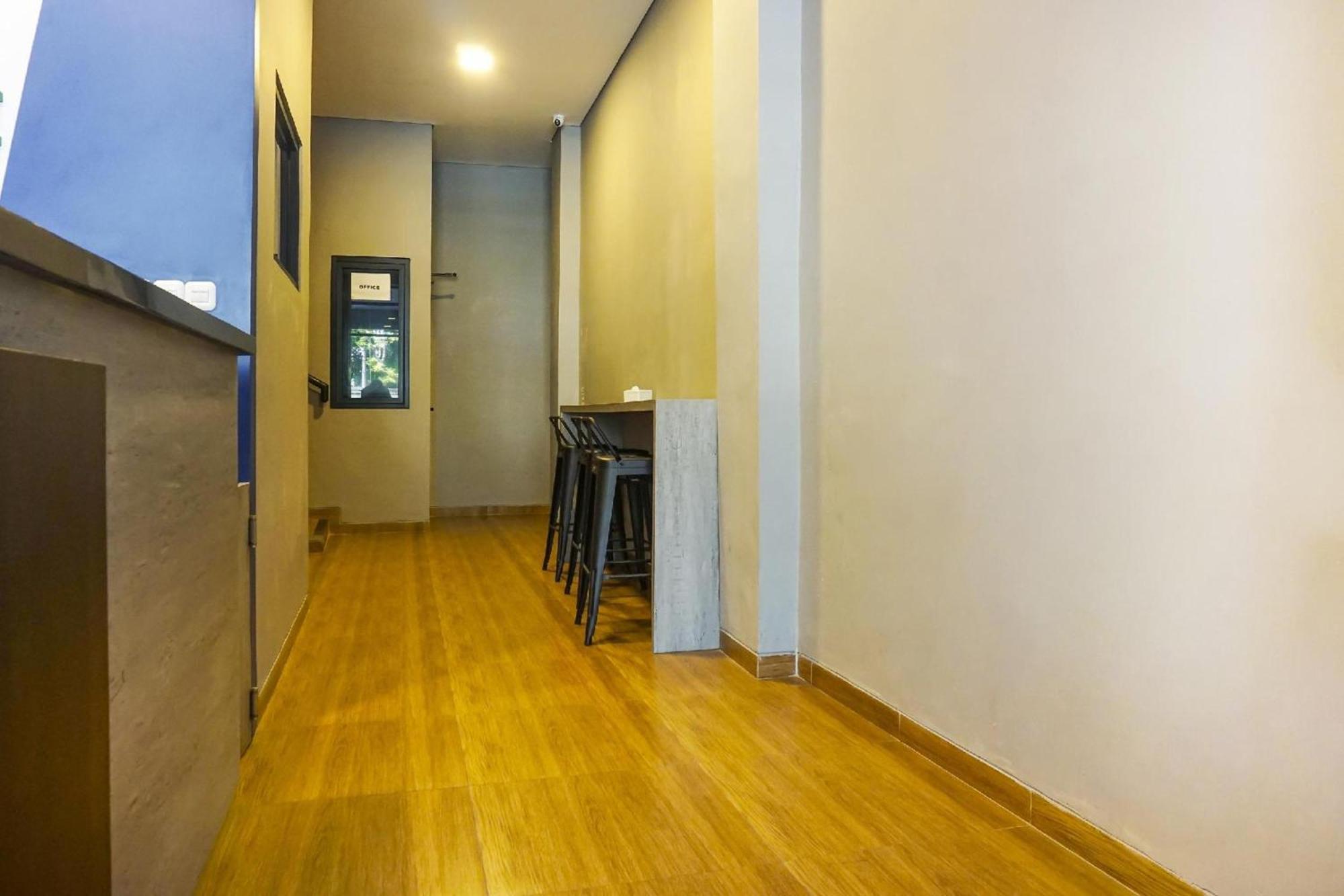 Super Oyo 91328 Fiducia Capsule Hotel Jakarta Eksteriør bilde