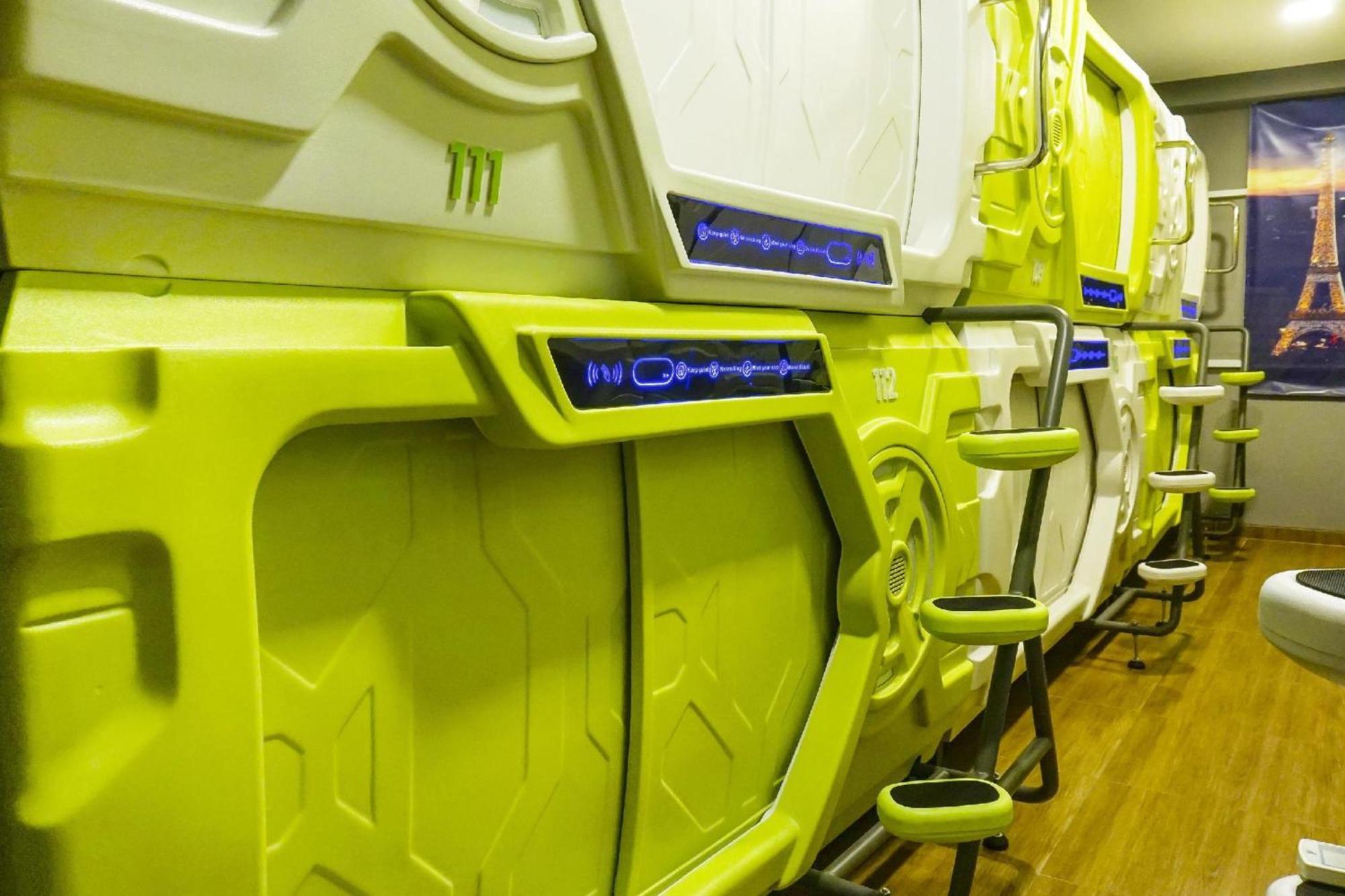 Super Oyo 91328 Fiducia Capsule Hotel Jakarta Eksteriør bilde